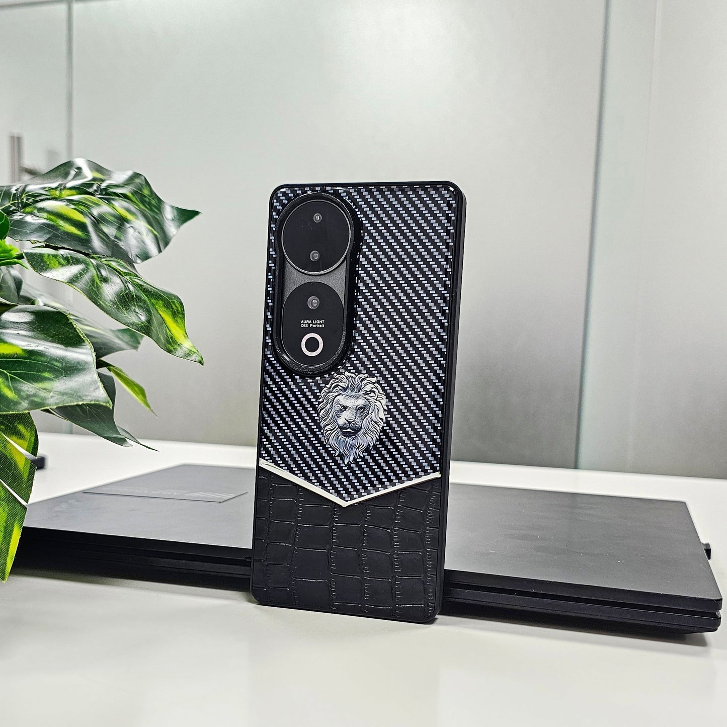 Vivo V40 Pro 5G Luxury Lion Pattern Leather And Liquid Silicone Case